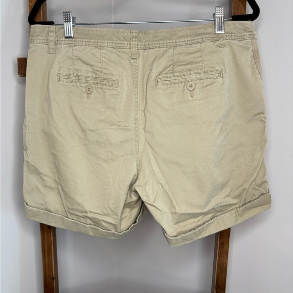 Women’s Khaki Chino Shorts - Picture 2 of 8